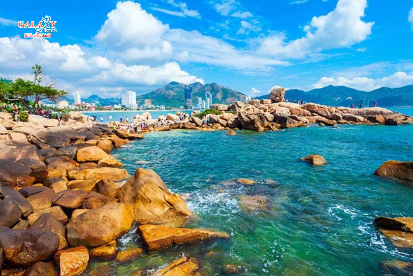 Ngày 2: Vinpearl Harbour - Hòn Chồng-Công Ty TNHH Dịch Vụ Du Lịch Galaxy